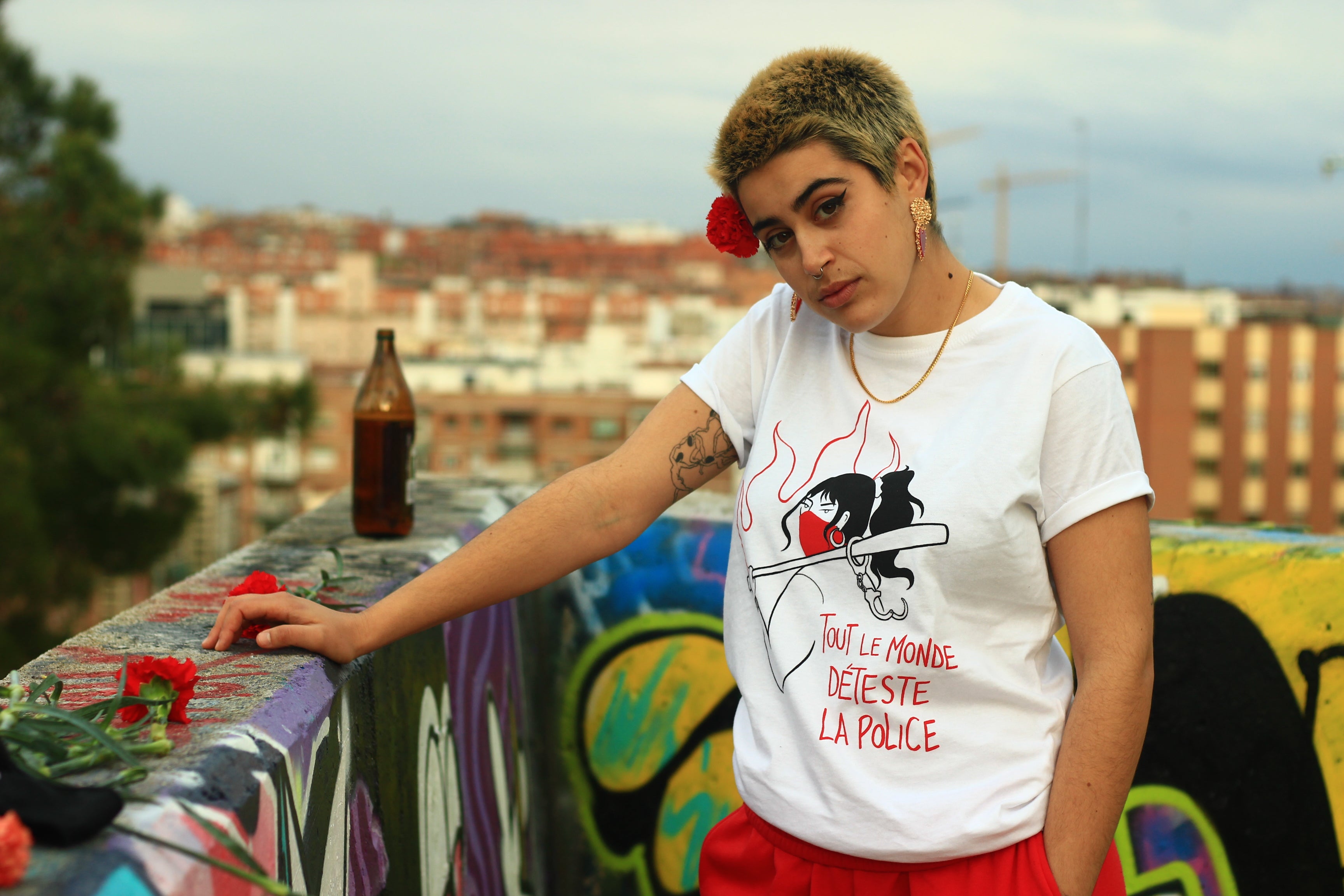 Camiseta TOUT LE MONDE DETÉSTE LA POLICE